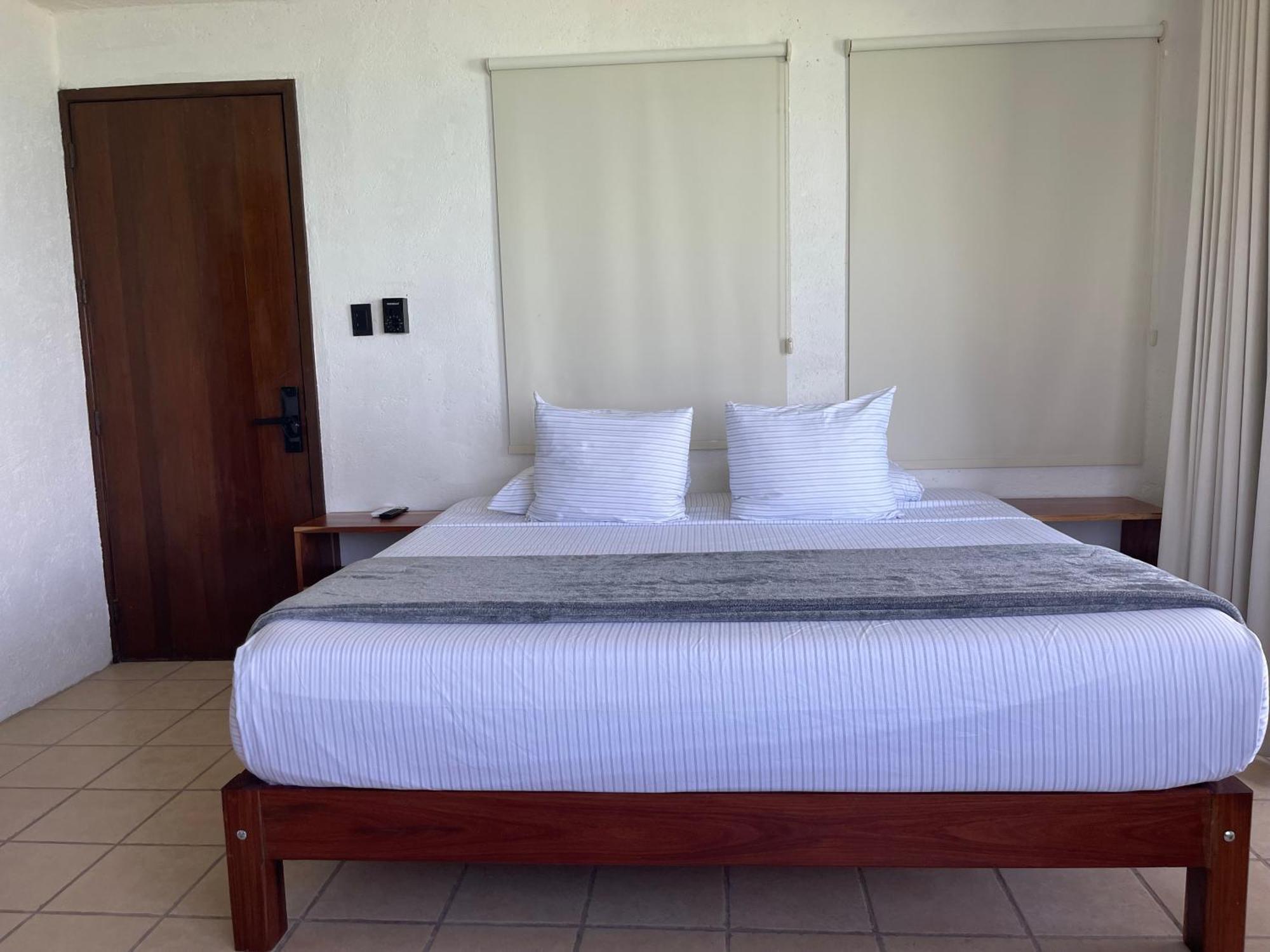Blue Caribe Bacalar Front Lagoon Exterior photo